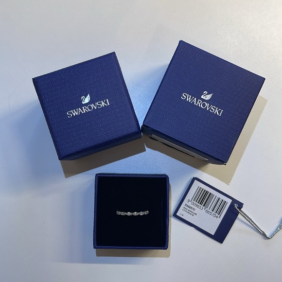 Swarovski Silver Ring - Picture 4 of 6